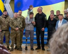 Виталий Кличко наградил киевлян-военнослужащих ко Дню Защитников