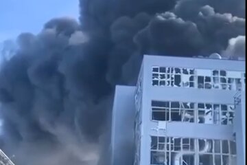 Пожежра на заводі в Роствській області. Фото: скрін відео ЦензорНЕТ