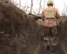 Военный ВСУ на Донбассе, фото: Скриншот YouTube