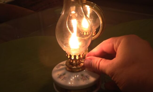 Гасова лампа. Фото: скріншот YouTube-відео
