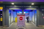 Пустые полки магазинов и закрытые аэропорты: люди на грани —  обнаружен вирус-мутант