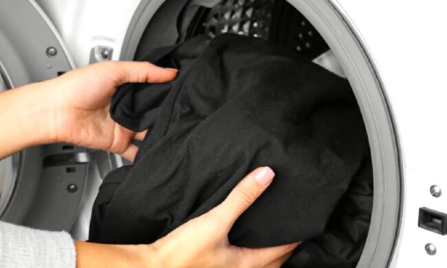 Стирка, черная одежда. Фото: YouTube