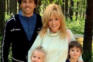 Пугачева и Галкин с детьми. Фото: скриншот Youtube