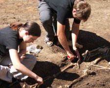 Под Тернополем обнаружено захоронение бронзового века: что поразило археологов