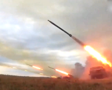 российские войска начали обстреливать пригород Сум из ствольной артиллерии. Фото: YouTube