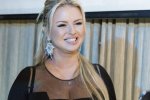Вот это арбузы! Анна Семенович засветила огромный бюст во время прогулки по набережной. До чего же хороша
