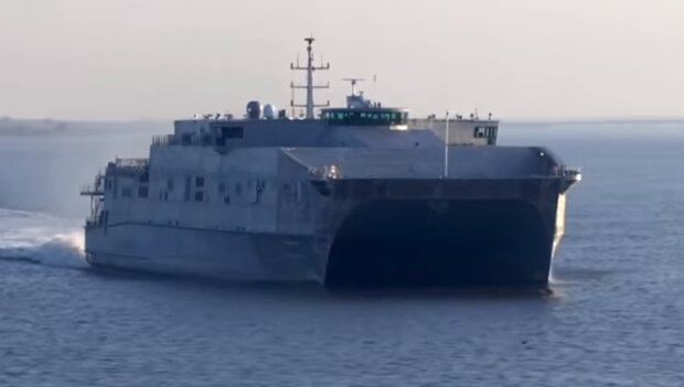 Транспортний корабель. Фото: скріншот YouTube-відео