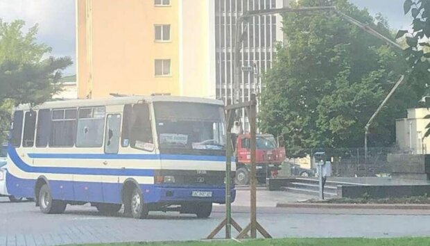 Захват автобуса в Луцке. Фото: скриншот Телеграм