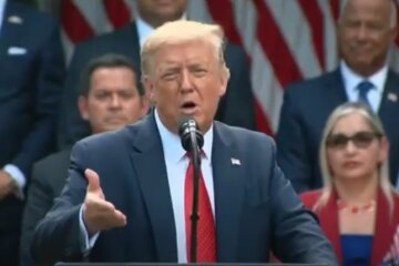 Коронавирус все-таки "одолел" Трампа: таким президента США мир еще не видел