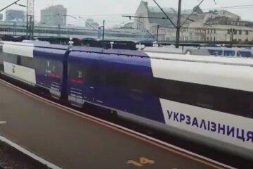 Новые вагоны в Укрзализныце. Фото: скриншот YouTUbe