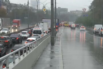 Накроет туманом и зальет дождями: погода не обрадует киевлян 24 декабря