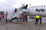 В МИД пообещали вернуть домой "застрявших" за границей украинцев. Фото: скриншот YouTube