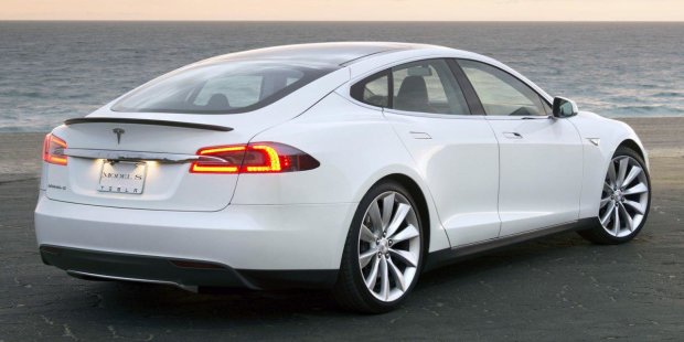Иск против Tesla: производителя электромобилей обвиняют в гибели человека