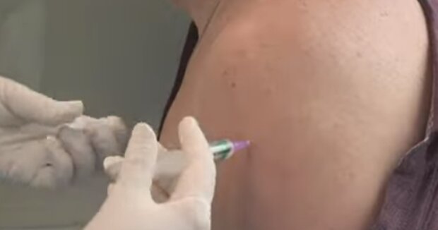 Вакцина від COVID-19. Фото: скріншот Youtube-відео