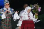 Верка Сердючка с мамой. Фото: скриншот YouTube-видео