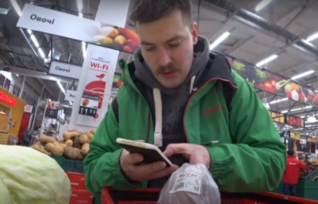 Больше всего украинцы тратят на еду. Фото: скриншот YouTube