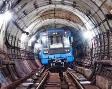 ЧП в киевском метро: закрыты сразу две центральные станции - людей экстренно эвакуируют ОБНОВЛЕНО