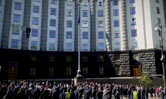 Украинские города начинают восставать против Киева. Фото: youtube