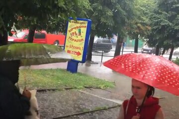 Дощ. Фото: скріншот YouTube-відео