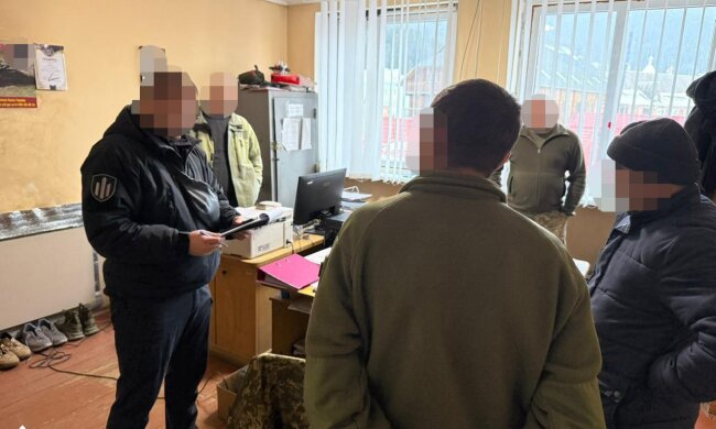 ДБР затримало нелюда з ТЦК, який бив та знущався над мобілізованими. Фото: ДБР