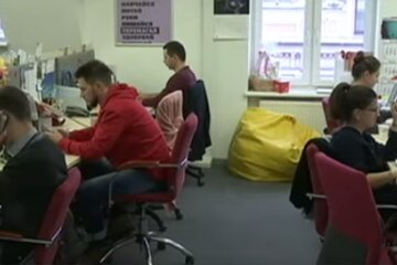 Госстат сравнил доходы мужчин и женщин в Украине. Фото: скриншот YouTube-видео