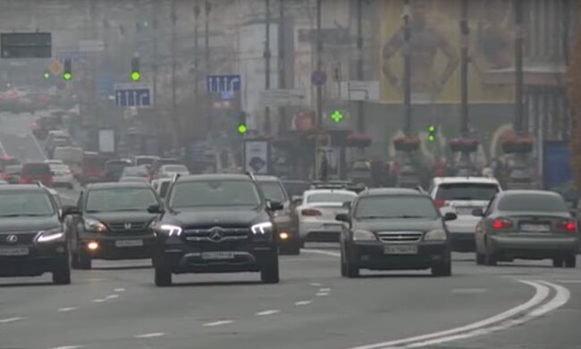 Автомобілі. Фото: скріншот YouTube-відео