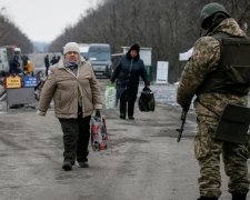 Киев намерен подготовить для Донбасса отдельный закон о земле, фото: Вести