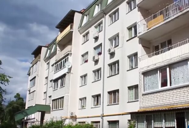 В Украине увеличили налог на жилье. Фото: скрин YouTube