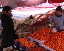 Фрукты на украинском рынке подорожали, фото: скриншот с YouTube