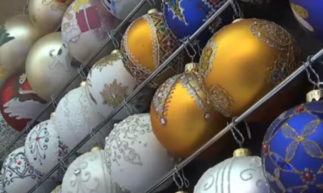 Как выбрать елочные игрушки: советы. Фото: скриншот YouTube-видео