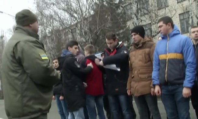 Весной призовут 20-ти летних украинцев в ВСУ