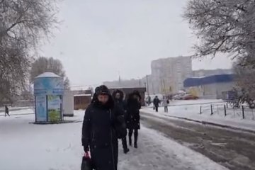 Украинцев будут проверять, фото: скриншот YouTube
