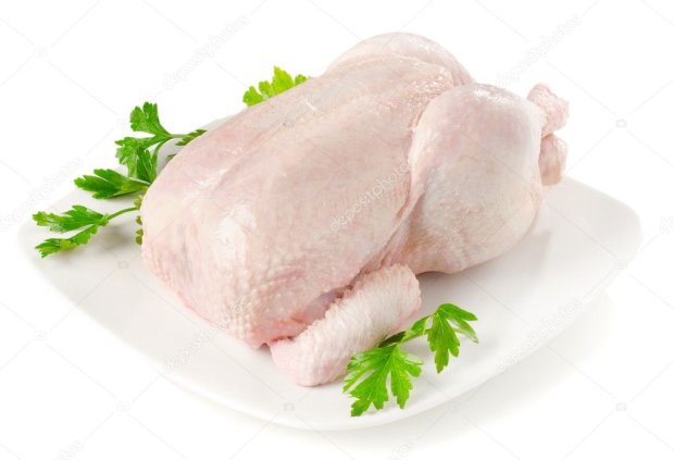 Эксперты рассказали, почему мыть сырую курицу категорически нельзя