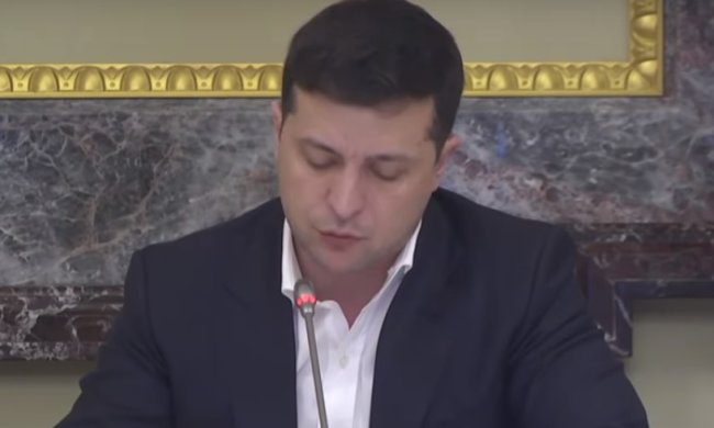 Президент поручил выплатить зарплаты медикам. Фото: скрин youtube