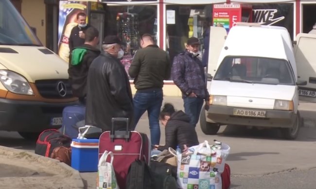 Украинские заробитчане. Фото: скрин Факты