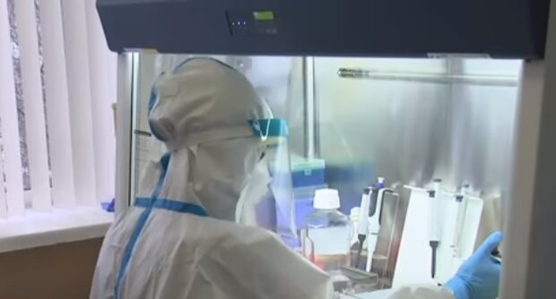 Лабораторне дослідження. Фото: скріншот YouTube-відео