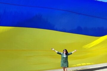 Флаг Украины. Фото: скриншот YouTube.