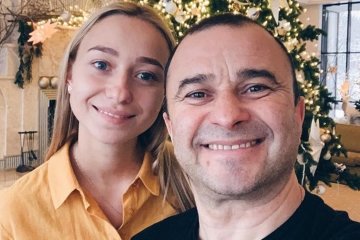 Виктор Павлик женился и решил сразу же похвастаться фото новой дамы