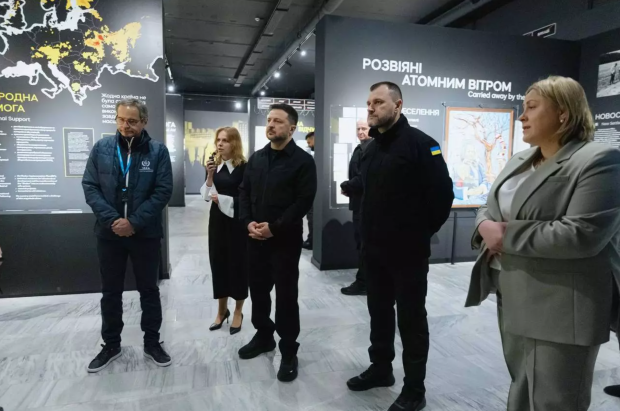 Обновленная экспозиция, уникальные документы и интерактивные пространства: Президент Украины посетил Национальный музей "Чернобыль"