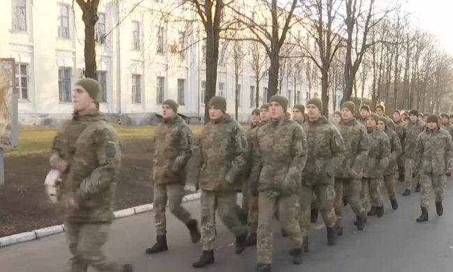 Перенос призыва в связи с пандемией коронавируса. Фото: скрин ТСН