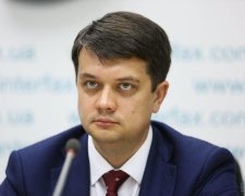 Дмитрий Разумков пообещал репрессии нерадивым и непослушным депутатам.
