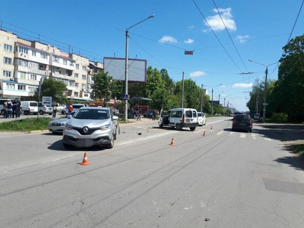 В Черновцах водитель подшофе устроил ДТП — двое детей пострадало