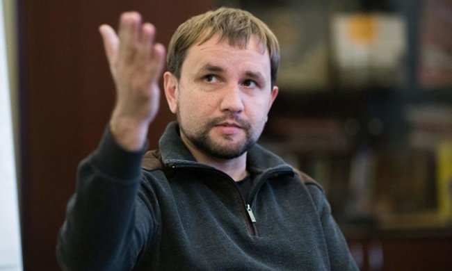 Вятрович поразил очередным громким заявлением: декоммунизация закончилась - уходит в историю