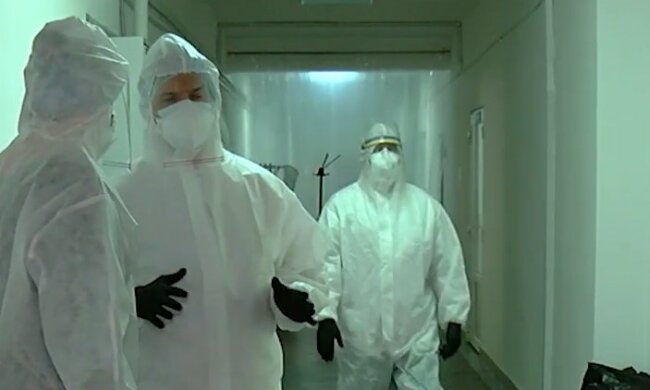 COVID-19 у медиков. Фото: скриншот YouTube