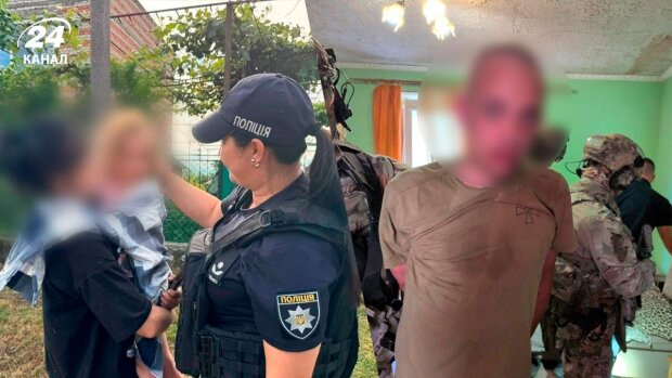 Спецоперация КОРД в Ужгороде: задержание вооруженного мужчины