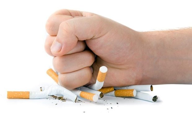 Курильщиков решили запугать еще больше: что напишут любителям сигарет на пачках