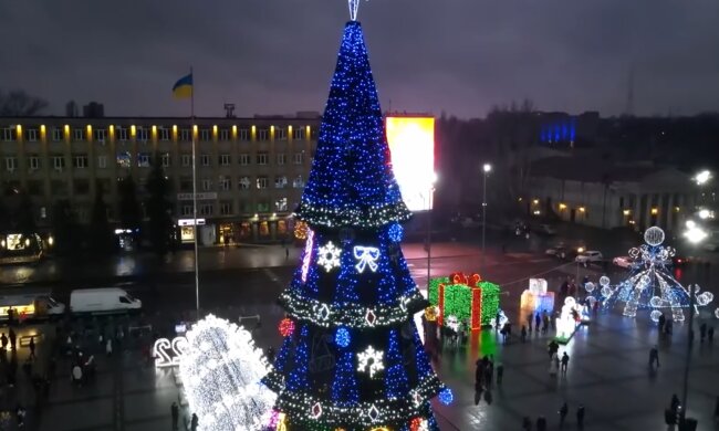 Новорічна ялинка. Фото: скріншот YouTube-відео