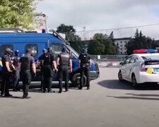 Полиция в Луцке. Фото: скрин youtube