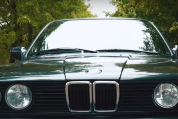 BMW 325iX. Фото: скриншот YouTube