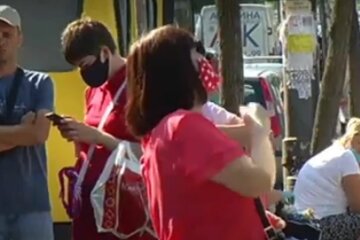 Люди. Фото: скріншот Youtube-відео